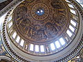 Mirando hacia la cúpula desde el interior de la catedral.