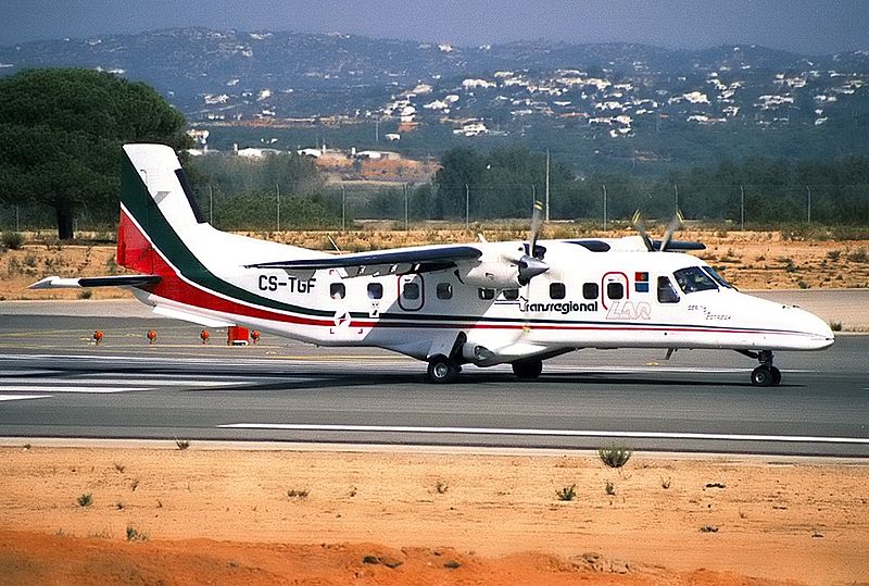 File:Dornier DO-228-200, Ligacoes Aereas Regionais (LAR) JP5891718.jpg