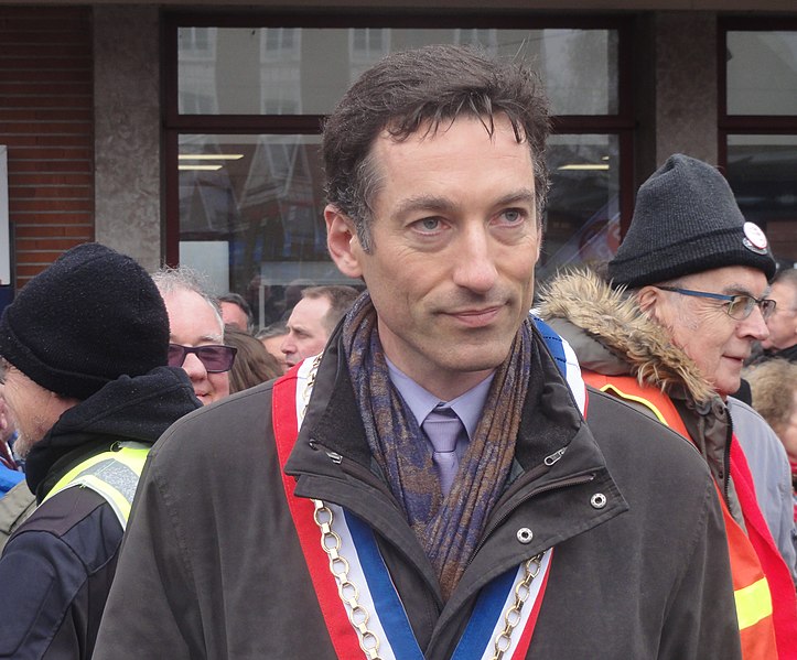 File:Douai - Manifestation contre la suppression des dessertes TGV en gare de Douai le 2 mars 2019 (10).JPG