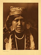 Yakama woman, ca. 1911 Edward S. Curtis Collection People 030.jpg