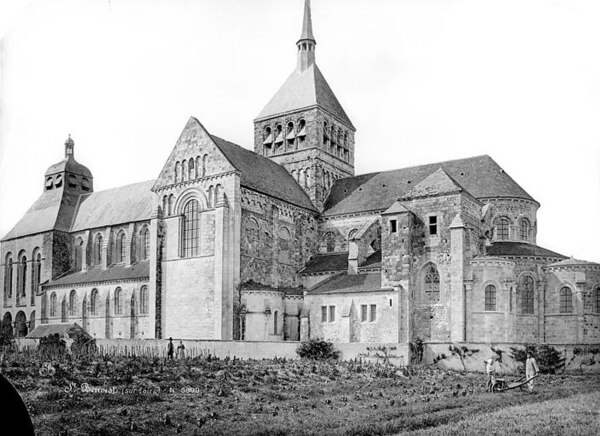 Abbatiale Saint-Benoit, southern aspect as in 1893