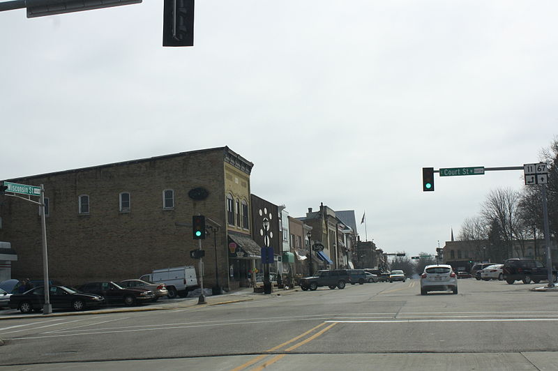 File:Elkhorn Wisconsin Downtown Looking South WIS11 WIS67.jpg