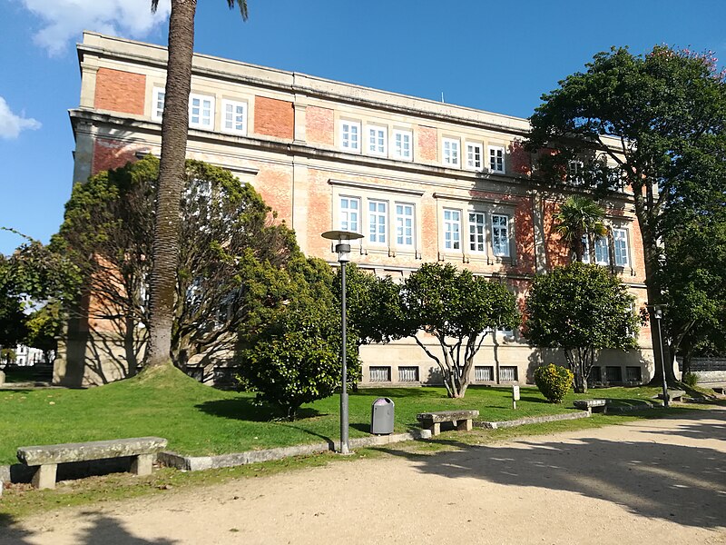 File:Escuela Normal Pontevedra Capital - Fachada oeste.jpg