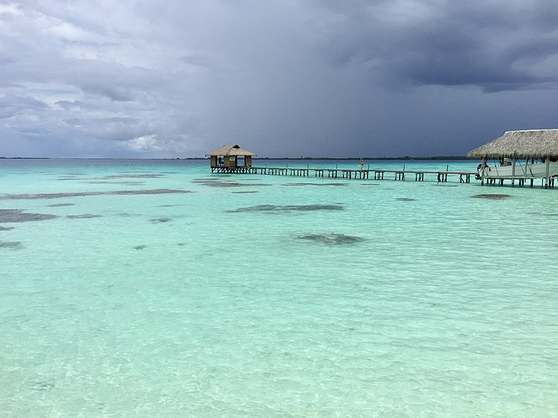 File:Fakarava blue lagoon.jpg