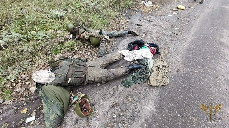 File:Fallen Russian soldiers during the retreat from Lyman.jpg