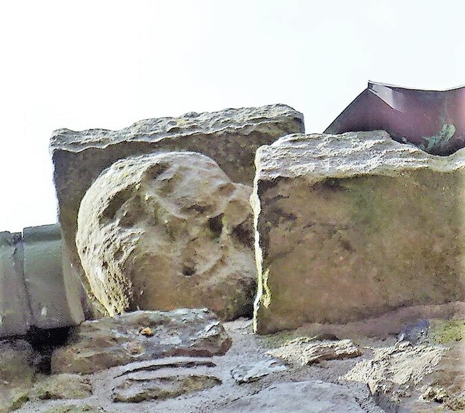 File:False Menteith gargoyle, Dumbarton Castle, Dunbartonshre - detail.jpg