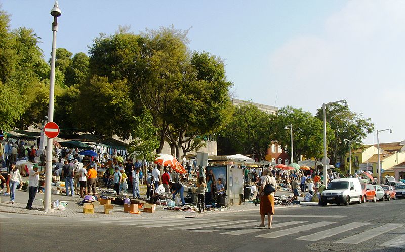 File:Feira da ladra.jpg