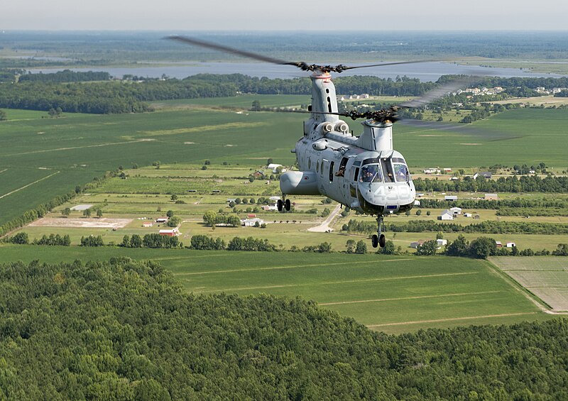 File:Final flight of CH-46E of HMM-774 from Norfolk to MCAS Cherry Point in August 2015.JPG
