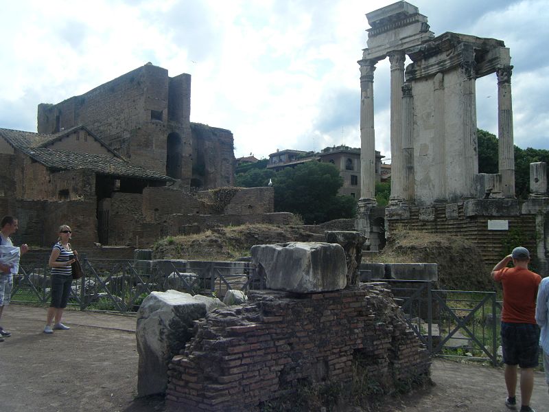 File:Forum Romanum 20130626 38.jpg