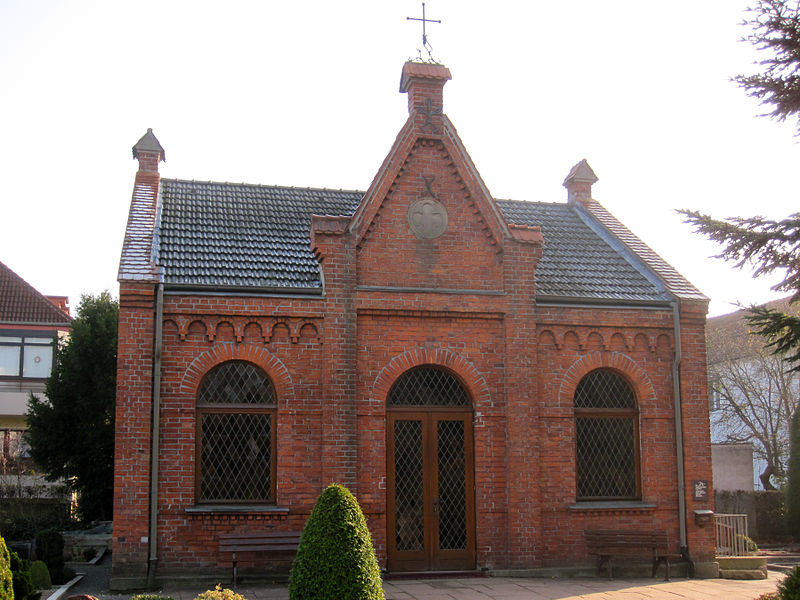 File:Friedhofskapelle BS.jpg