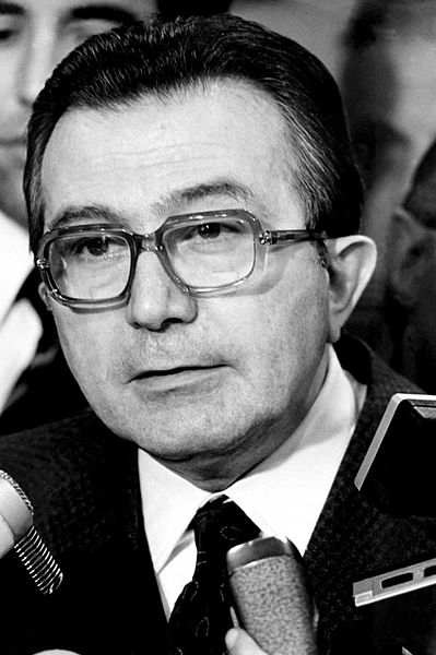 File:Giulio Andreotti anni 60.jpg