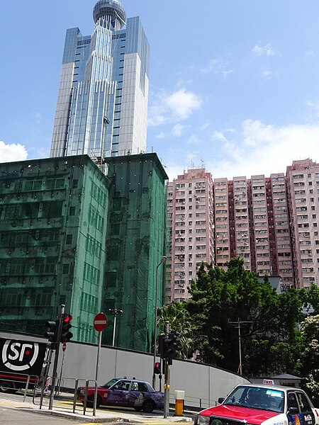 File:HK Sai Ying Pun Queen's Road West 西區警署 Western Police Station 宿舍 HQ green construction site 西港中心 West Point Centre 高樂花園 Connaught Garden.jpg
