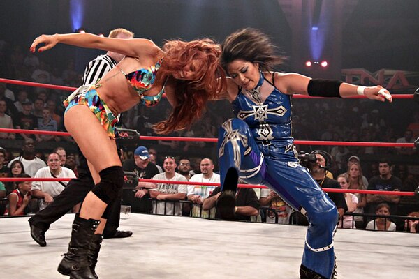 Hemme wrestling Hamada in 2009