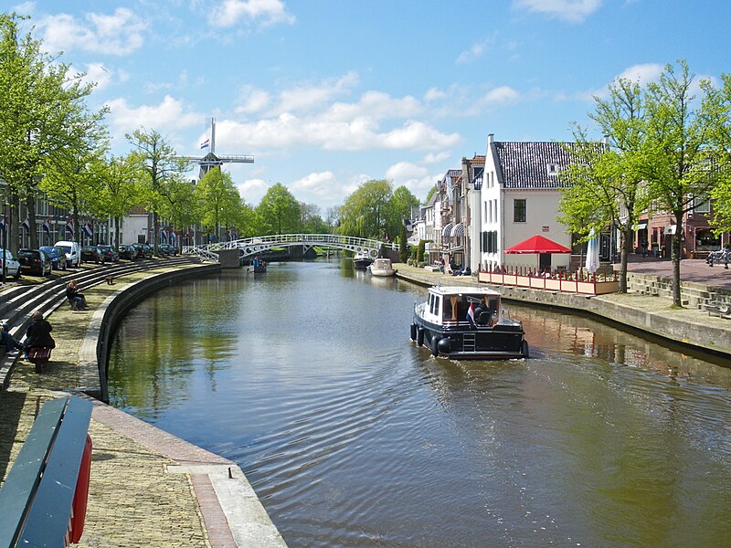 File:Het Kleindiep Dokkum.jpg