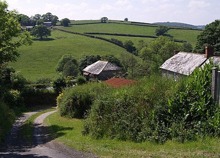 Tredivett farm, from Tregada Higher Tregada - geograph.org.uk - 459156.jpg