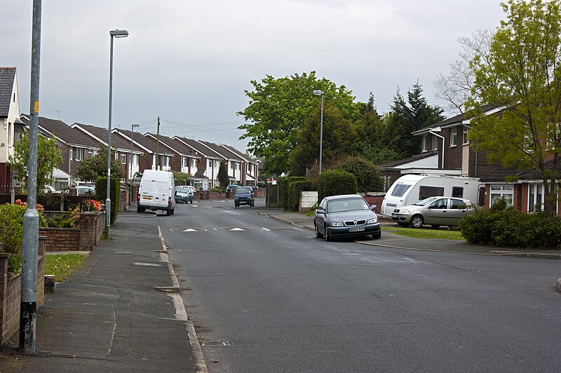 File:Housing at Simonswood - geograph.org.uk - 2930085.jpg