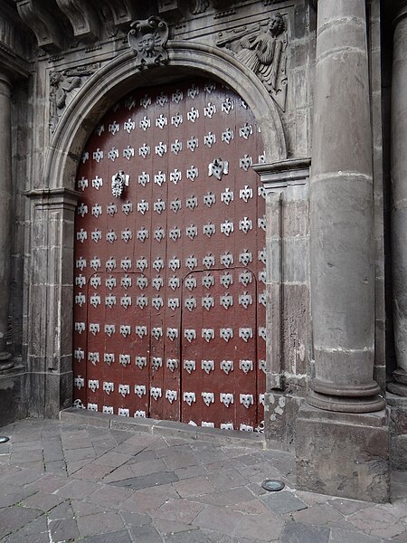 File:Iglesia de San Agustín (Quito) El Centro Histórico, Quito World Cultural Heritage Sites, UNESCO, Hand Carved Exterior Doors (Iglesia de San Agustín, Quito) (pic.)a1a.jpg