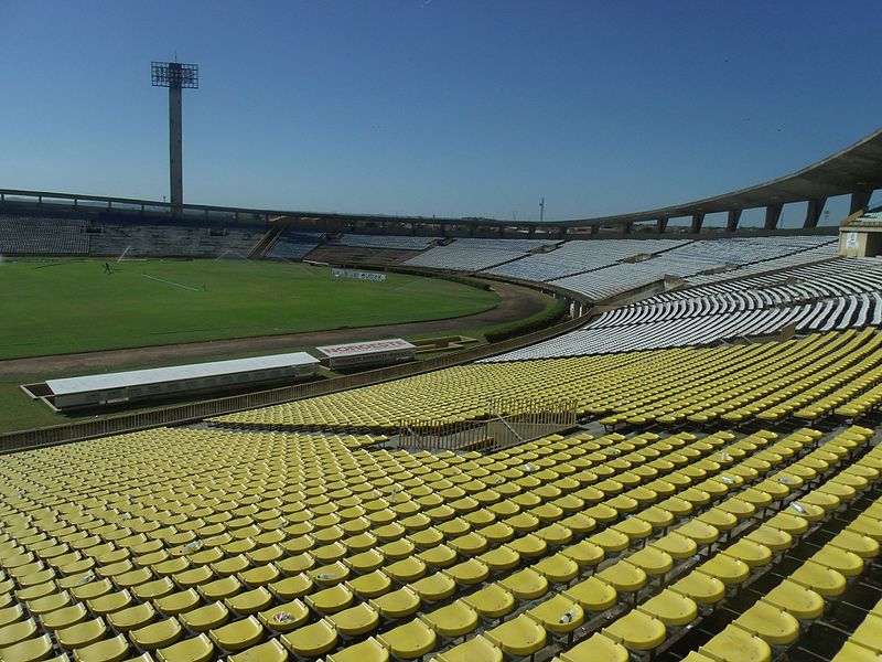 File:Interno do estádio Albertão Teresina.JPG