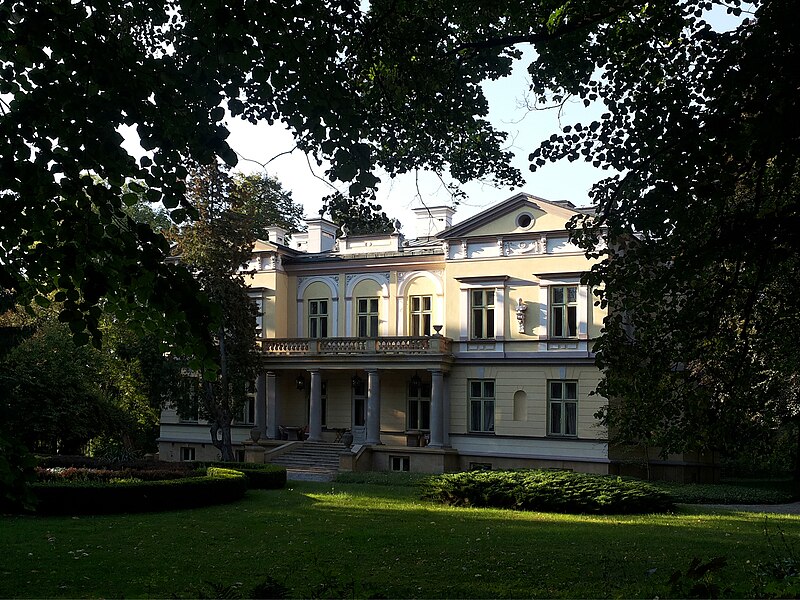 File:Jabłonna, woj. Lubelskie - pałac (2).jpg