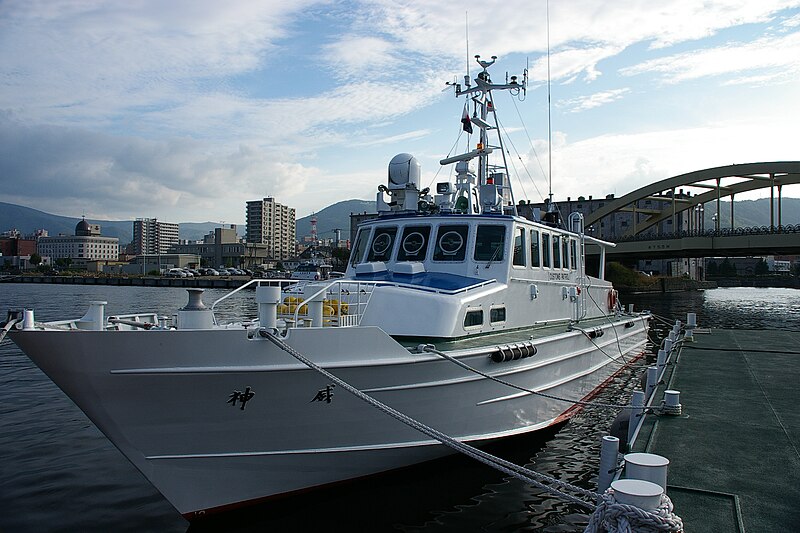 File:Japan customs Otaru branch surveillance ship KAMUI.JPG