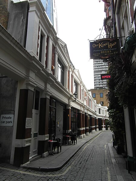 File:Kings Head Yard (7327443336).jpg