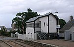 Kingussie Bahnhof, Fußgängerbrücke und Stellwerk