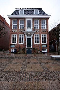 Knodtsches Haus, ein 1735 vom fürstlichen Hofbaumeister Heinrich Horst Bürgerhaus im niederländischen Spätbarockstil.