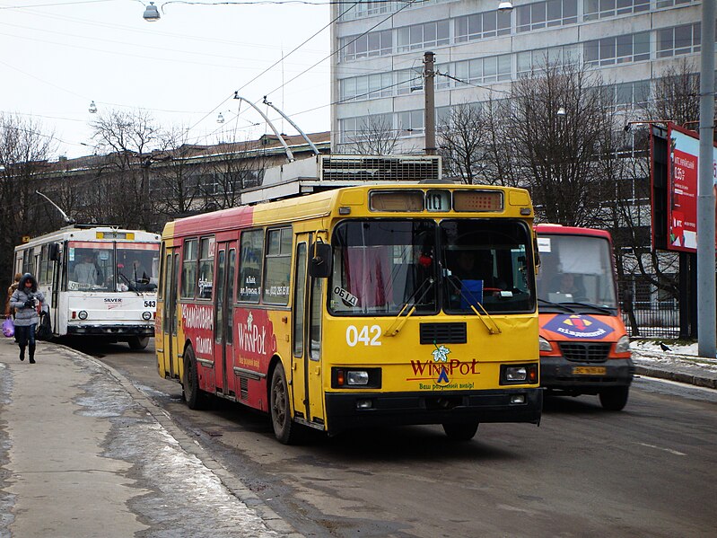 File:LAZ-52522 trolleybus r10.jpg