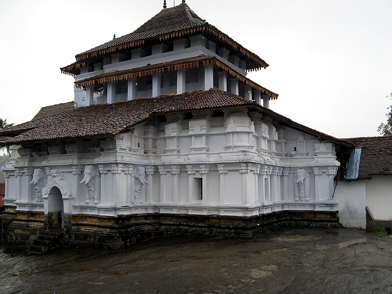 File:Lankatillaka Temple, Exterior 0553.jpg