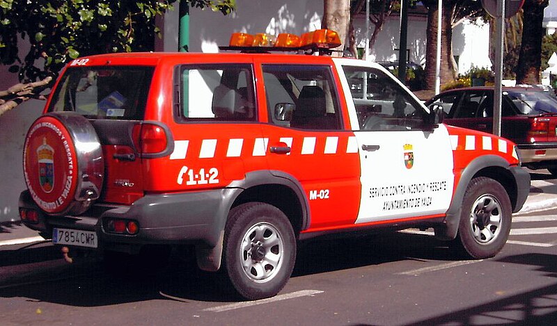 File:Lanzarote Fire and Rescue service Nissan Terrano II.jpg