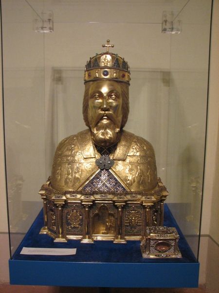 Saint Ladislaus's reliquary of the late 19th-century (in the Cathedral-Basilica of Oradea, Romania)