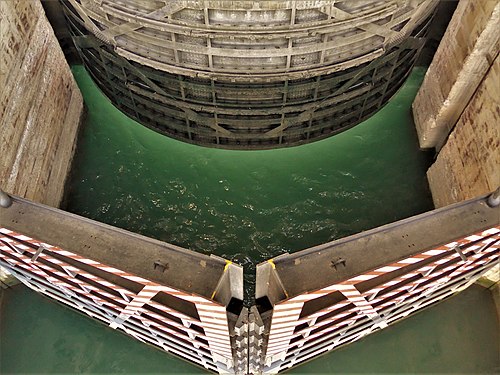 The 3 downstream doors of Châteauneuf du Rhône sluice