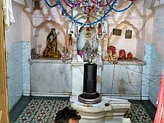 भगवान शिव का अतिप्राचीन मंदिर जहां पर भगवान ने स्वयं प्रकट होकर केर के वृक्ष की तरफ अपना चिमटा फेंका था जिससे पृथ्वी और वृक्ष अट्टहास कर फट गये