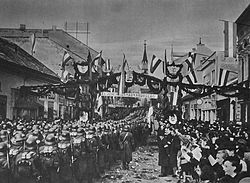 Local population welcoming Hungarian troops in Losonc (Lucenec) Lucenec 10th november 1938.jpg