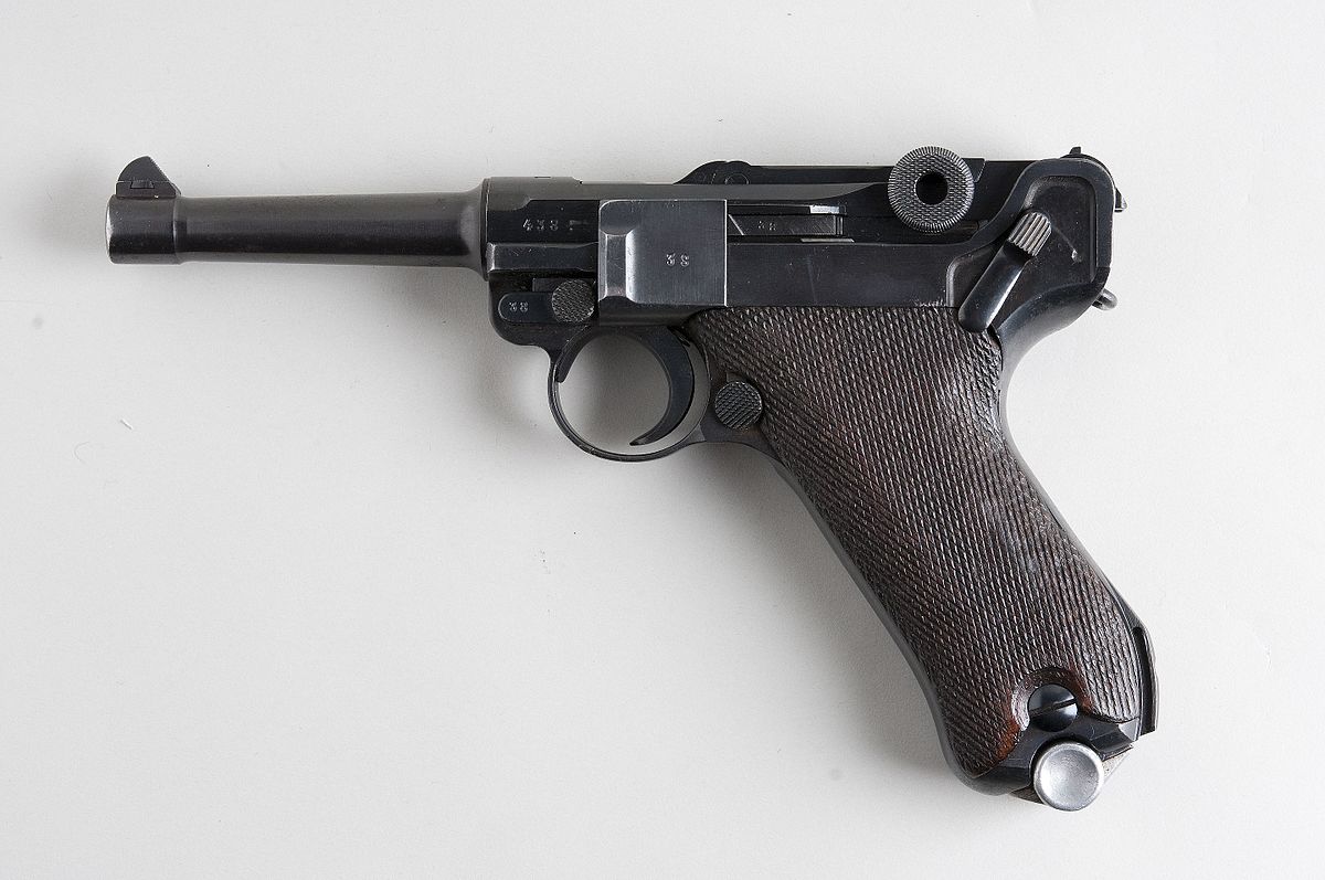 1200px-Luger_P08_(6971793777).jpg