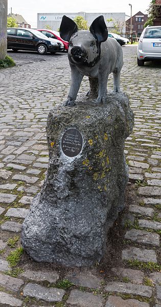 File:Münster, Skulptur im Hafen -- 2015 -- 5905.jpg