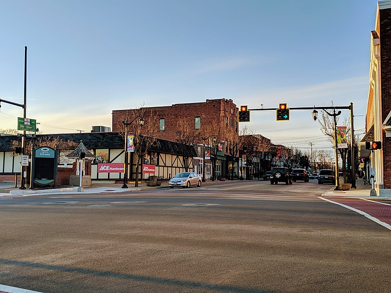 File:Main Street, Downtown Sylvania, Ohio.jpg