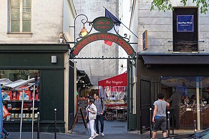 How to get to Marché des Enfants Rouges with public transit - About the place