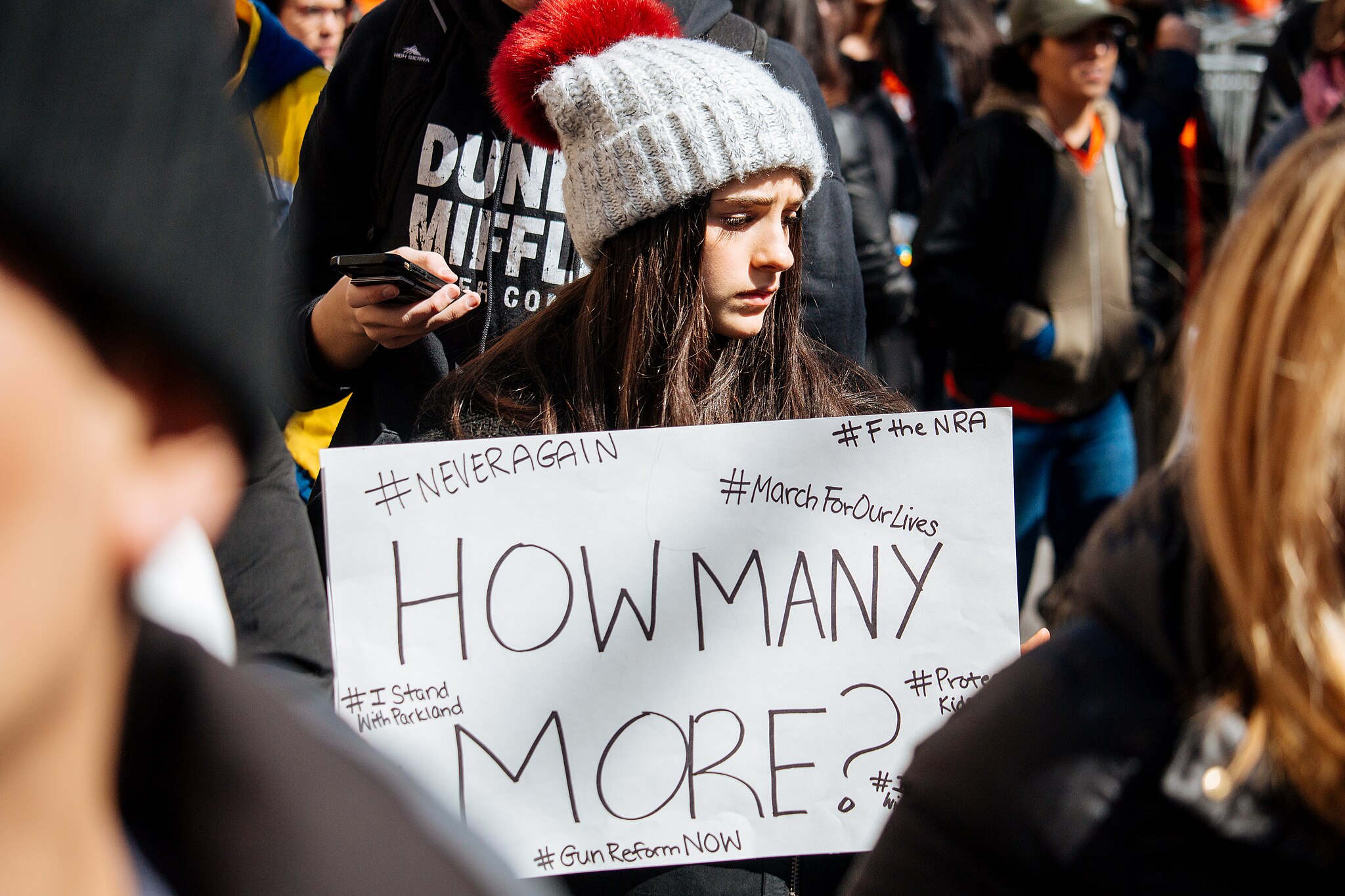 2048px-March_for_Our_Lives_24_March_2018_in_New_York_City_-_042.jpg (2048×1365)
