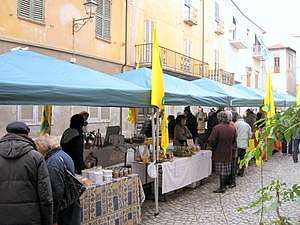 Il Mercato Tipico e Biologico in Piazza Roma