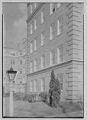 File:Midland Gardens, Bronxville, New York. LOC gsc.5a04123.tif