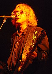 Bassist Mike Mills performing in concert in 2008 MikeMills.jpg