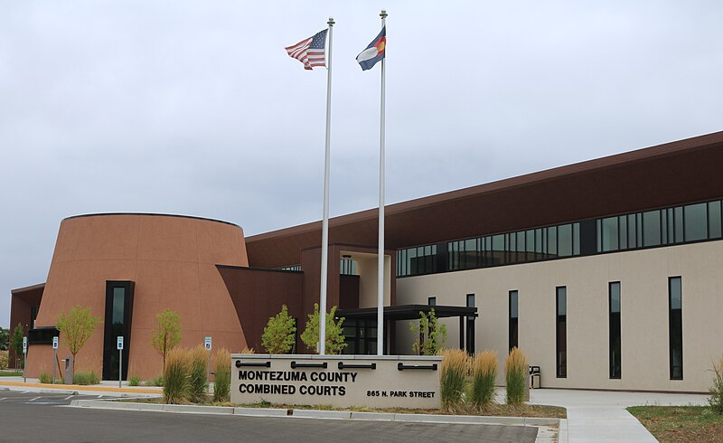 File:Montezuma County Combined Courts.JPG