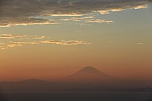 相模湾越しに見た富士山。湘南国際村から撮影。