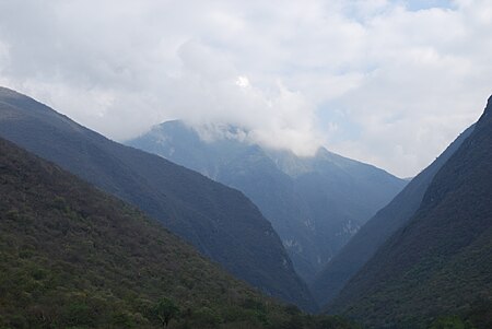 Tập_tin:MountainsJuncJalpanArroyoASQRO.JPG