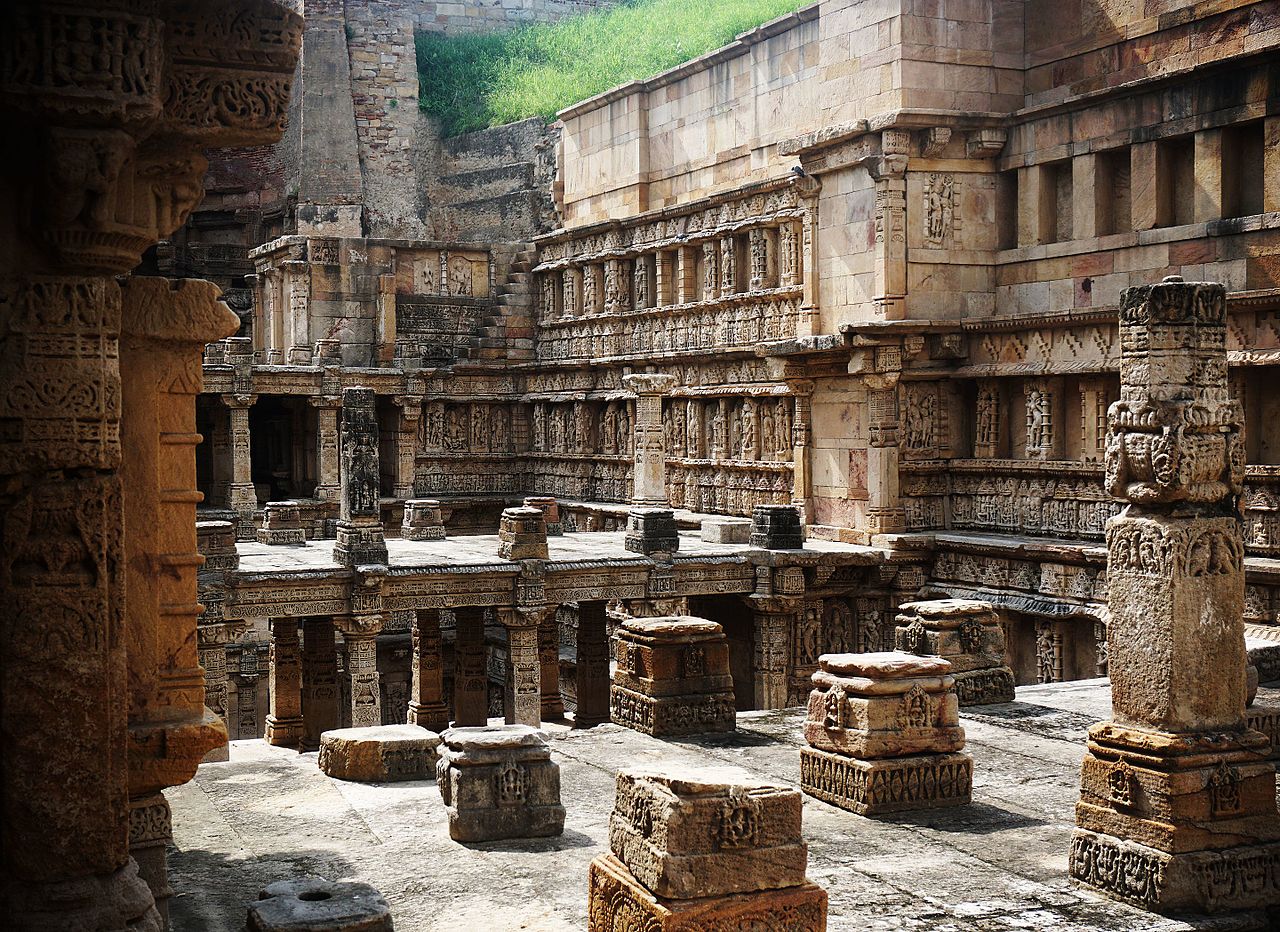 Г рани. Рани-ки-вав. Вав. Stepwell in India Rani ki Vav.