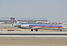 N569AA American Airlines 1987 Mcdonnell Douglas DC-9-83(MD-83) C-N 49351 (7205216108).jpg