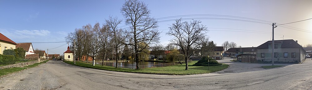 Panorama nadějovské návsi