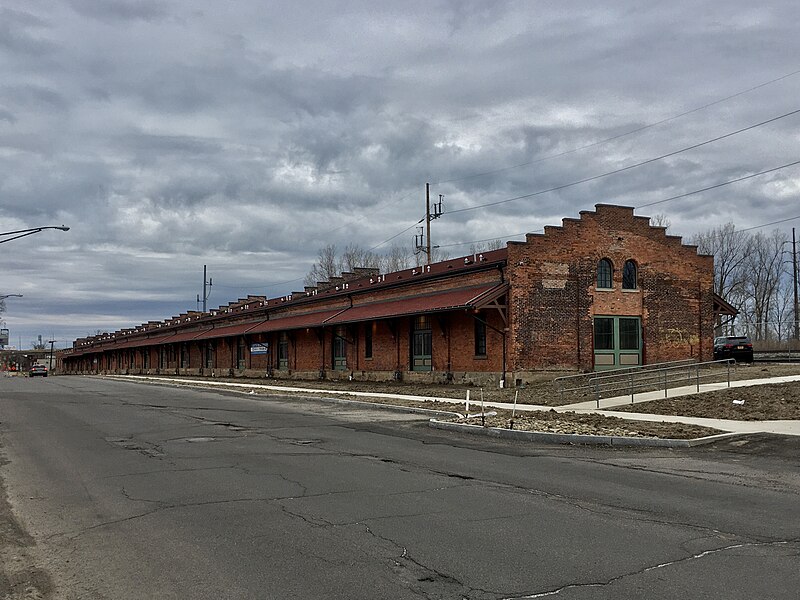 File:New York Central Black Rock Freight House, Tonawanda Street, Buffalo, New York - 20200407.jpg