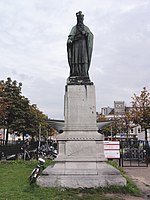 Nijmegen Rijksmonument standbeeld Mgr. Hamer.JPG
